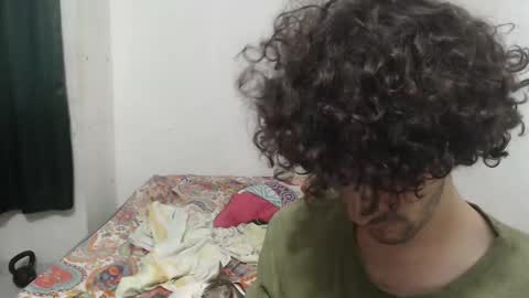 Snapshot of dioni_soe chatting on October 4, 10:51 pm Henry online show from October 4, 10:51 pm