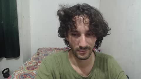 Snapshot of dioni_soe chatting on October 7, 2:29 am Henry online show from October 7, 2:29 am