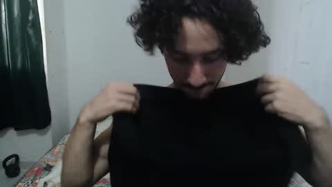 Snapshot of dioni_soe chatting on October 13, 9:50 pm Henry online show from October 13, 9:50 pm