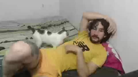 Snapshot of dioni_soe chatting on September 26, 12:51 am Henry online show from September 26, 12:51 am