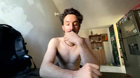 Snapshot of dioni_soe chatting on January 12, 2:19 pm Henry online show from January 12, 2:19 pm