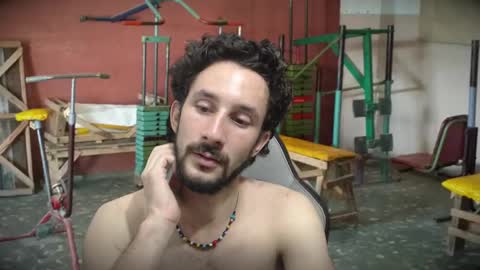 Snapshot of dioni_soe chatting on February 28, 1:26 am Henry online show from February 28, 1:26 am