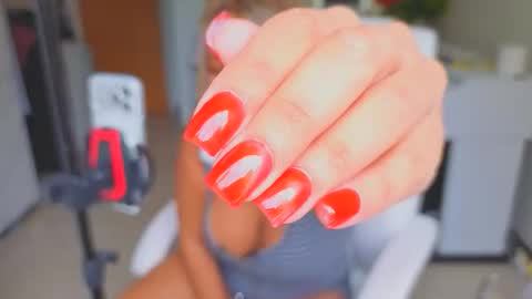 diosadeluniverso_ online show from April 15, 8:31 pm