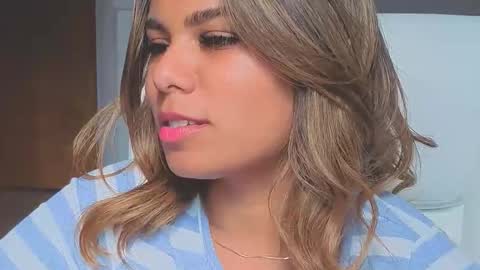 diosadeluniverso_ online show from January 5, 5:27 pm