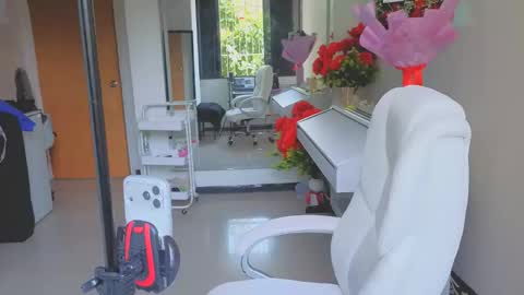 diosadeluniverso_ online show from April 22, 7:43 pm