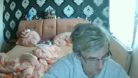 Snapshot of dirk6873 chatting on December 5, 12:39 pm Adam Carla online show from December 5, 12:39 pm