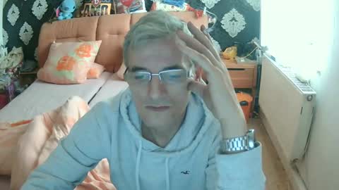 Snapshot of dirk6873 chatting on January 4, 9:32 am Adam Carla online show from January 4, 9:32 am