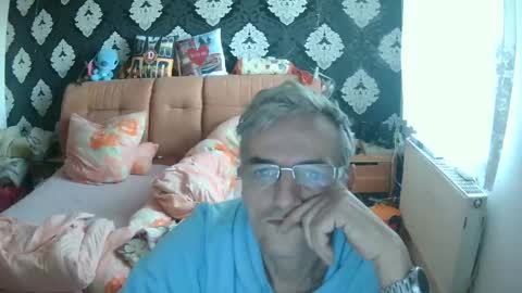 Snapshot of dirk6873 chatting on December 27, 9:28 am Adam Carla online show from December 27, 9:28 am