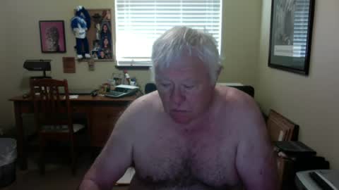 dirtrider195080438 online show from June 13, 6:51 pm