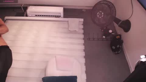 dirty_27cms online show from November 1, 9:47 pm