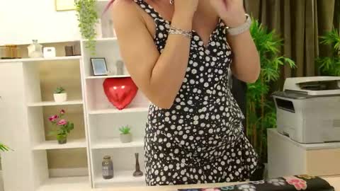 dirty_mature online show from October 21, 8:08 am