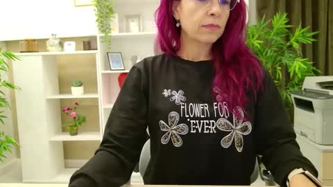 dirty_mature online show from November 18, 6:27 am