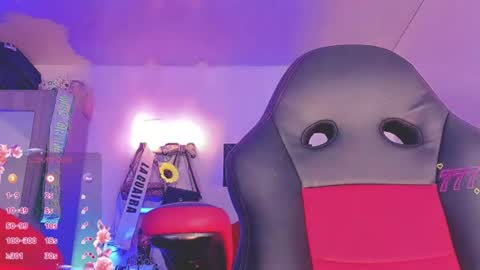 Naomy  online show from July 22, 3:19 am