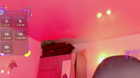 Naomy  online show from June 10, 3:28 am