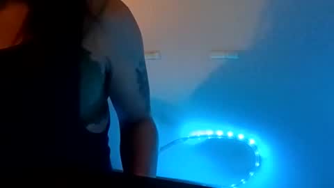 dirtygurl417898 online show from December 2, 1:48 am