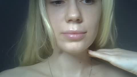 DitaMilton online show from March 3, 2:46 pm