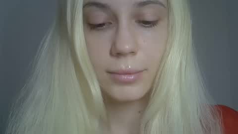 DitaMilton online show from March 30, 1:11 pm