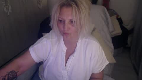 Alexxa online show from April 15, 7:58 pm