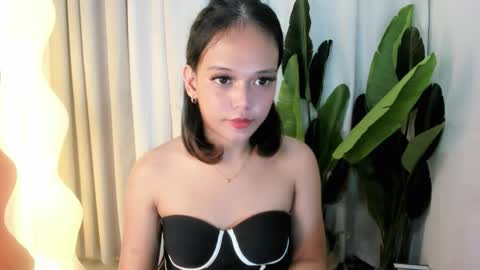 Crystal mae online show from April 8, 3:15 pm