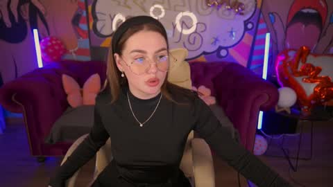 DivineJasss online show from March 3, 8:05 am