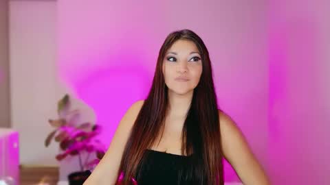 DivineLynn online show from March 8, 5:39 pm