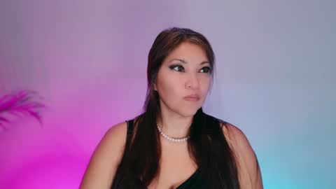 DivineLynn online show from July 29, 1:00 pm