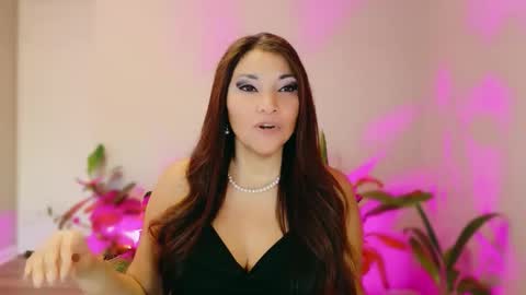 DivineLynn online show from February 8, 2:31 pm