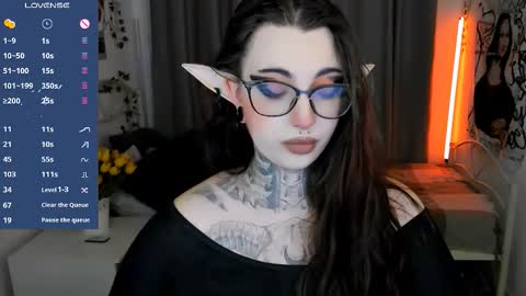 dixipixi_ online show from October 2, 6:01 am