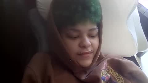 dizzinsweatyy online show from February 2, 5:42 pm