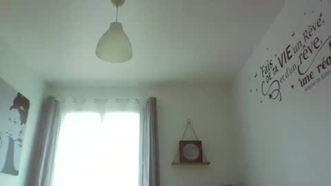 djeauzy77 online show from April 3, 9:38 am