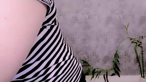 djullia online show from December 17, 7:26 am