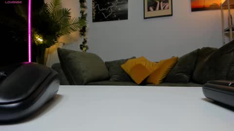 Betty online show from March 3, 11:33 am