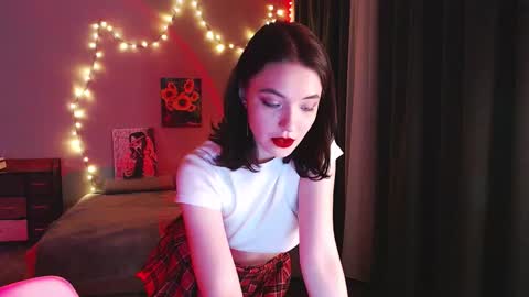 doll1_maiya online show from December 5, 9:01 pm