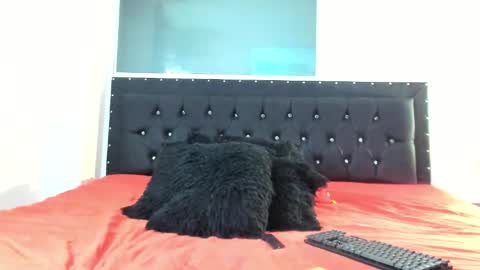 C E L E S T E  online show from September 17, 1:09 am