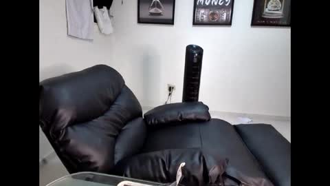 DollarHot30 online show from April 15, 11:38 pm