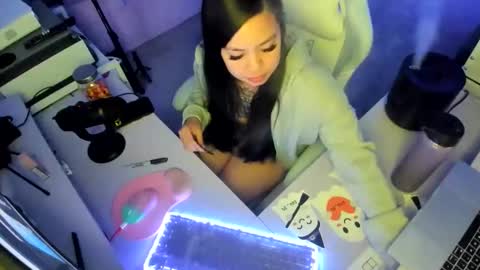 DOLLLFACE online show from October 23, 4:58 am