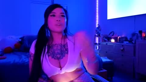 DOLLLFACE online show from February 19, 8:01 am