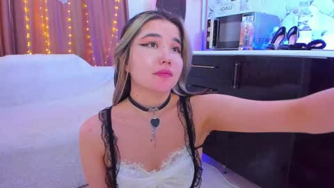 Snapshot of dollyiaa chatting on February 4, 4:05 am Dollya online show from February 4, 4:05 am