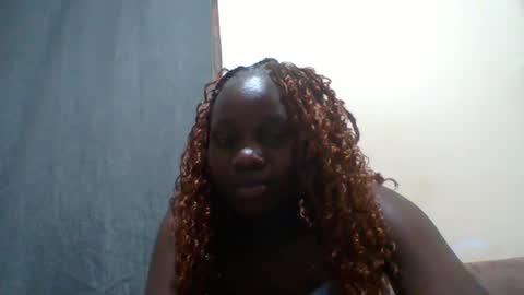 dollyvee online show from December 16, 6:14 pm