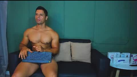 Dominc berry online show from April 9, 12:00 pm