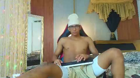 dominic_smith_ online show from June 19, 2:17 am
