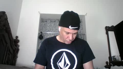 luis online show from April 20, 12:57 am