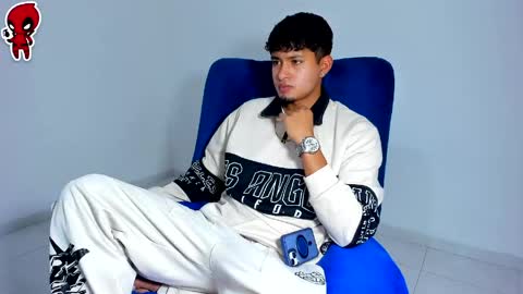  Dominic  online show from April 19, 1:17 am