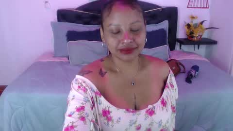 Snapshot of domink_gilr chatting on September 11, 8:10 pm D O M I N K online show from September 11, 8:10 pm