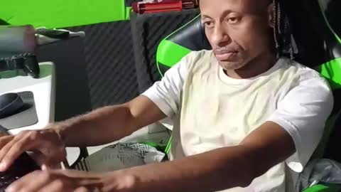 dondiego5511 online show from April 19, 10:34 pm