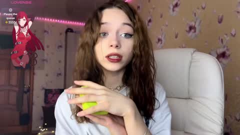 Nicole online show from December 18, 6:35 pm