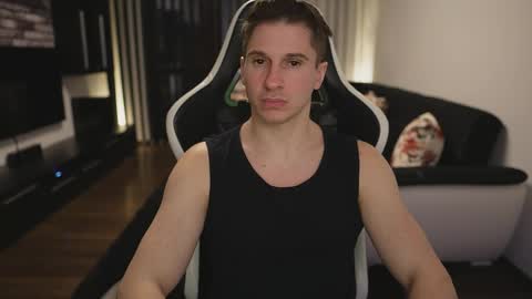 Dorian Reyes online show from April 28, 1:03 am