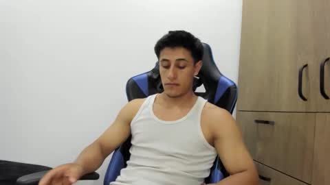 dorman_boy online show from November 2, 6:02 am