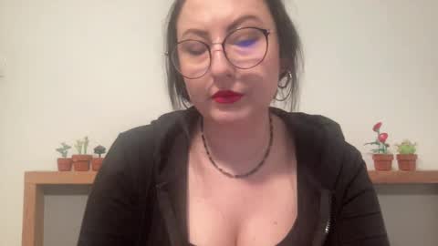 Dorothy online show from February 9, 7:12 am