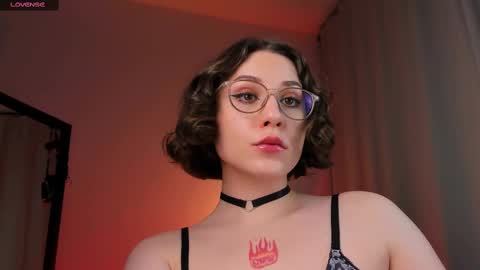 Snapshot of doublee_trouble chatting on February 26, 4:19 am Eva ana Liza online show from February 26, 4:19 am